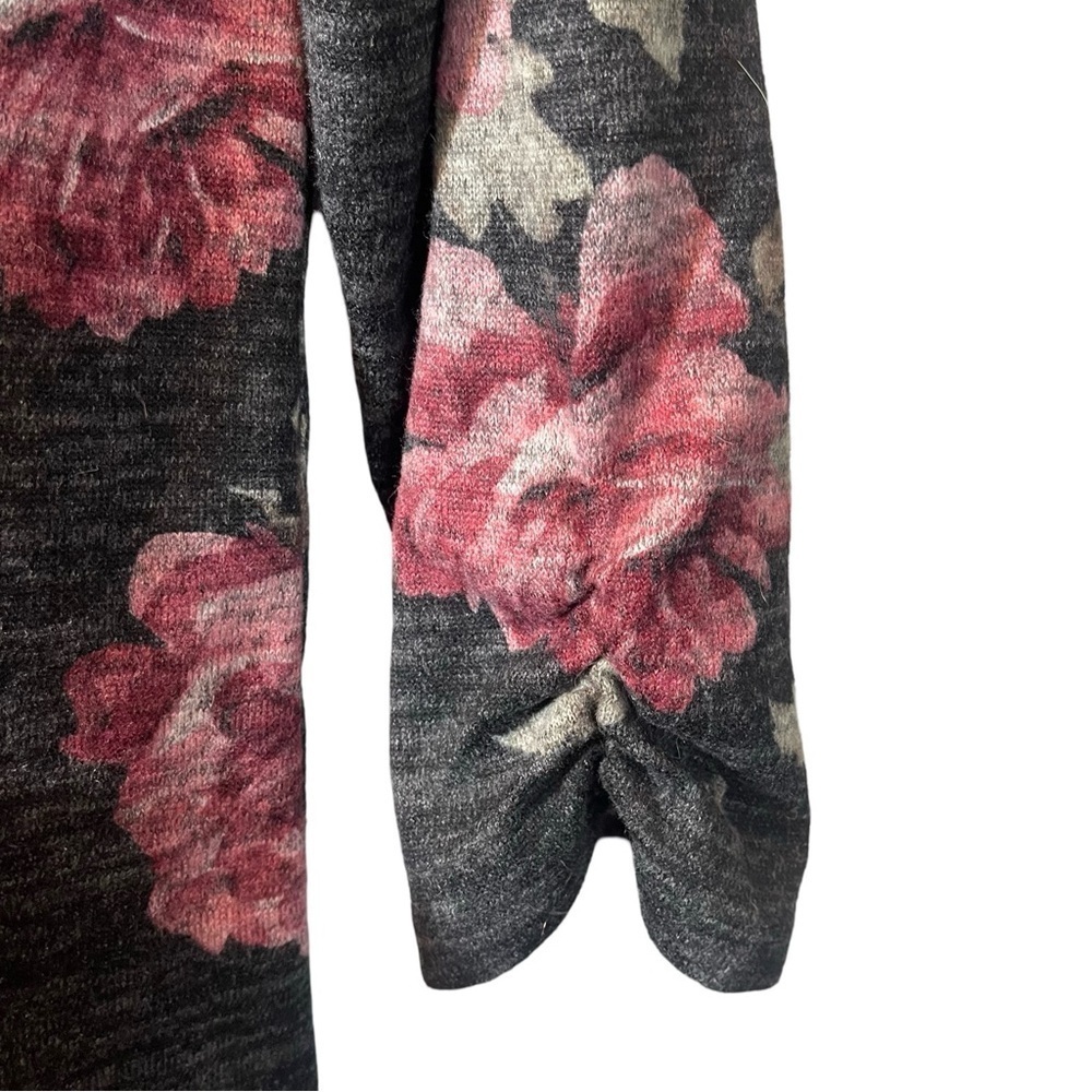 Naïf 2-in-1 Floral Open Front Cardigan Blouse -
Charcoal & Pink Rose Size L - Picture 5 of 7